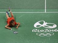 பி.வி.சிந்து அதிரடி.. தாங்க முடியாமல் விழுந்து விழுந்து புதையல் எடுத்த ஜப்பான் வீராங்கனை!