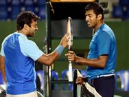 சண்டைக் கோழிகள் லியாண்டர் - போபண்ணா.. முதல் சுற்றில் அவுட்டாகி வெளியேறினர்