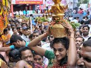 சிந்துவின் வெற்றியை வைத்து சானியா மிர்ஸாவை வம்பிக்கிழுக்கும் தெலுங்கானா!