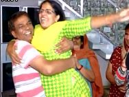 என் மகள் அல்ல தேசத்தின் மகள்.. சாக்ஷி மாலிக்கின் தாயார் மகிழ்ச்சி + நெகிழ்ச்சி!