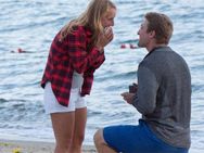 இவர் ஐடி கார்டைத் தொலைக்க.. அவர் கண்டுபிடிச்சுக் கொடுக்க.. பிறகென்ன... மலர்ந்தது காதல்!