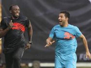 தங்கம் வென்ற மின்னல் வீரர் உசேன் போல்ட்டுக்கு 