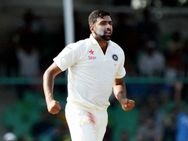 இந்திய அணியின் விலை மதிக்க முடியாத வீரர்.. கேப்டன் கோஹ்லி இப்படி புகழ்ந்தது யாரை தெரியுமா?