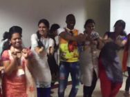 சென்னை கல்லூரிகளில் மாணவிகளுடன் செம ஆட்டம் போட்ட பிராவோ- வீடியோ