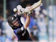 நியூசிலாந்துக்கு எதிரான 2வது ஒருநாள் போட்டி: இந்திய அணி 6 ரன்கள் வித்தியாசத்தில் போராடி தோல்வி