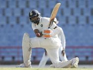 அஸ்வின் உதவியால், முதல் இன்னிங்சில் 488 ரன்கள் குவித்த இந்தியா! இங்கிலாந்து 163 ரன்கள் முன்னிலை!