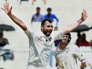 தந்தைக்கு மாரடைப்பு.. பார்க்க விரைந்த முகமது ஷமிக்கு விமானத்தால் ஏற்பட்டது தாமதம்