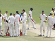 டி.ஆர்.எஸ். முறையில் சர்ச்சை.. அம்பயரின் முடிவால் ஷாக்கான விராட் கோஹ்லி