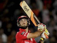 ஆயிரத்தில் ஒருவனாக மாறி சாதனை படைத்த மேக்ஸ்வெல்