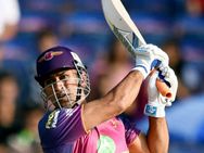 பழைய பன்னீர்செல்வமாக மாறி பந்தாடிய டோணி.. பறந்தது சிக்ஸ் மழை.. அதிரும் சோசியல் மீடியா!