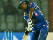 சிங்கிள் ரன்னால் சிதைபட்ட மும்பை.. சிம்பிள் வாய்ப்பை தவறவிட்ட பொல்லார்ட்.. ரசிகர்கள் கடும் கோபம்