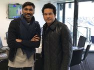 இங்கிலாந்தில் இந்தியா - பாக் மேட்ச்... கிரிக்கெட் கடவுளை தரிசித்த தனுஷ்