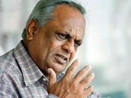 அதான் கோஹ்லி இருக்காரே.. இந்தியாவுக்கு எதுக்கு வெட்டியா பயிற்சியாளர்?: விளாசும் மாஜி வீரர்