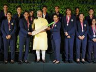 நெருக்கடியை சமாளிக்க யோகா செய்யுங்கள்.. இந்திய மகளிர் கிரிக்கெட் அணியினருக்கு மோடி 'டிப்ஸ்'