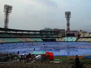 ஈரமான ஈடன் கார்டன். இந்தியா – ஆஸ்திரேலியா போட்டி வருண பகவான் கையில்