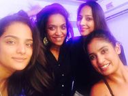 ஒரே ஒரு போட்டோவுக்கு அக்கப்போரா? நெட்டிசன்களிடம் சிக்கி திணறும் மித்தாலி!