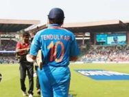 சச்சினின் ஜெர்சியை பார்த்து பயப்படும் வீரர்கள்.. ஆடைக்கு ரிட்டயர்மெண்ட் அளிக்க போகும் பிசிசிஐ!