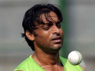 நல்லவேளை நான் கோஹ்லிக்கு பவுலிங் போடவில்லை: சொல்வது ராவல்பிண்டி எக்பிரஸ்