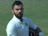 97 ரன்னுடன் களத்தில் நின்றபோது டிக்ளேர் செய்ய முயன்ற கோஹ்லி.. ரவி சாஸ்திரி என்ன சொன்னார் தெரியுமா?