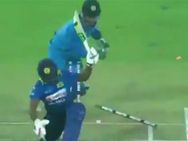 மின்னல் வேக ஸ்டெம்பிங்.. அம்பயருக்கே பாடம்.. மீண்டும் கெத்து காட்டிய டோணி