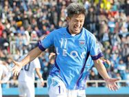 அரை சதம் அடித்த கால்பந்து வீரர் `கிங் காஜூ’