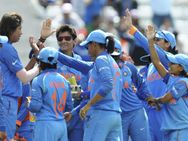 இங்கிட்டு டோணி… அங்கிட்டு ஜூலான்- மிதாலி… தென்னாப்பிரிக்காவில் கலக்கும் இந்தியா