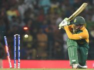 அந்த தென்னாப்பிரிக்காவை ஐசியூல அட்மீட் பண்ணுங்கப்பா.. மூன்றாவது வீரரும் அணியில் இருந்து விலகினார்!