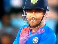 கூல் கேப்டன் பண்ற வேலையா இது?.. மனிஷ் பாண்டேவை மோசமாக திட்டிய டோணி!