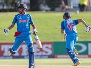 சார் இந்தியாகிட்ட ஜாக்கிரதையா இருங்க… மந்திரம் செய்யறாங்க…