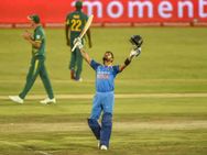 வெரட்டி வெரட்டி வெளுக்கத் தோணுது.. இப்ப இதுதான் கோஹ்லியின் மைன்ட் வாய்ஸ்!