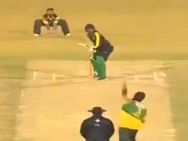 என்ன ஆனாலும் சிங்கம் சிங்கம்தான்.. 51 வயதிலும் அசத்தலாக பவுலிங் போட்ட வாசிம் அக்ரம்!