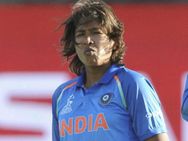 ஆஹா.. வந்துருட்டாருய்யா.. ஜூலன் கோஸ்வாமி வந்துட்டாருய்யா!