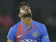 கண்களில் பயம்.. கால்களில் நடுக்கம்.. யார் பாஸ் இந்த விஜய் சங்கர்.. எப்படி அணிக்கு வந்தார்?