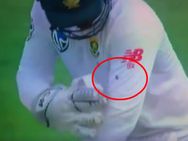 ஆட்டத்தின் திசையையே மாற்றிய தேனீ.. ஆஸி - தென்னாப்பிரிக்க டெஸ்டில் நடந்த சுவாரசியம் - வீடியோ