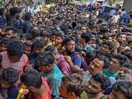 சேப்பாக்கத்தில் குவிந்துள்ள ரசிகர்கள்... வேறு ஒன்னுமில்லப்பா பணத்தை திரும்ப வாங்கத்தான்!