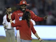 இவர் ரொம்ப சேட்டைக்காரர் சார்... டெல்லி போட்டிக்கு முன் கெயிலின் அசத்தல் டான்ஸ் !