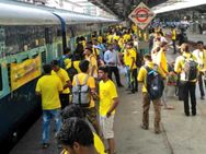 ஹைதராபாத்துடன் மோதல்... புனேவுக்கு சிறப்பு ரயில்... சிஎஸ்கே ஏற்பாடு!