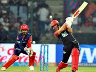 கோஹ்லி, டிவில்லியர்ஸ் பொறுப்பான ஆட்டம்... டெல்லியை வென்றது பெங்களூர்... பிளேஆப் நுழைய முடியுமா!