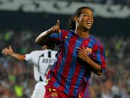 மச்சக்காரன்பா ரொனால்டினோ.... ஒரே நேரத்தில் இரண்டு காதலி... இருவரையும் மணக்க உள்ளார்!