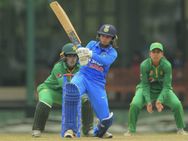 மகளிர் டி20... நாளை அதிரடி ஆட்டம்.. இந்தியா - பாக் மோதல்.. பைனல்ஸ் போவோமா?