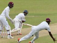 ஒரே நாளில் விழுந்த 20 விக்கெட்கள்.. பரபரப்பான நிலையில் இலங்கை - வெஸ்ட் இண்டீஸ் டெஸ்ட்.. !