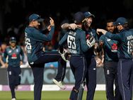 இரண்டாவது ஒருதினப் போட்டி.... இந்தியா சொதப்பல் பேட்டிங்..... இங்கிலாந்து அபார வெற்றி!