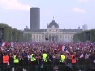 ஃபிபா இறுதிப்போட்டி: ஈபிள் டவர் முன் 2 லட்சம் பிரான்ஸ் ரசிகர்கள் கொண்டாட்டம்.. வாவ் வீடியோ