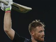 தெறிக்கவிட்ட குப்தில்..... 35 பந்துகளில் சதம்... டி-20ல் புதிய சாதனை!