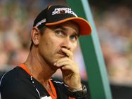 அணியை தேர்ந்தெடுப்பதும் நானே! பயிற்சியாளரும் நானே! அடடே....இது நல்லாருக்கே....