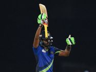 கவுசிக் காந்தி செம சதம்..... காஞ்சிபுரத்தை தூக்கி அடித்தது... தூத்துக்குடிக்கு முதல் வெற்றி!