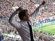 ஃபிபா உலகக் கோப்பை: கெத்து ஆட்டம் போட்ட பிரான்ஸ் அதிபர்.. குரேஷியா அதிபரின் க்யூட் ரியாக்சன்!