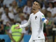 கவானி 2 கோல்களால் காலிறுதி நுழைந்தது உருகுவே... மெஸ்ஸியைத் தொடர்ந்து ரொனால்டோ அணியும் அவுட்!