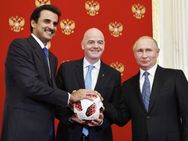 2022 உலகக் கோப்பை போட்டி..... கத்தாரிடம் பொறுப்பை ஒப்படைத்தது ரஷ்யா!