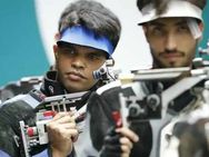 ஆசிய விளையாட்டு: துப்பாக்கி சுடுதல் போட்டியில் வெள்ளி வென்றார் இந்திய வீரர் தீபக் குமார்